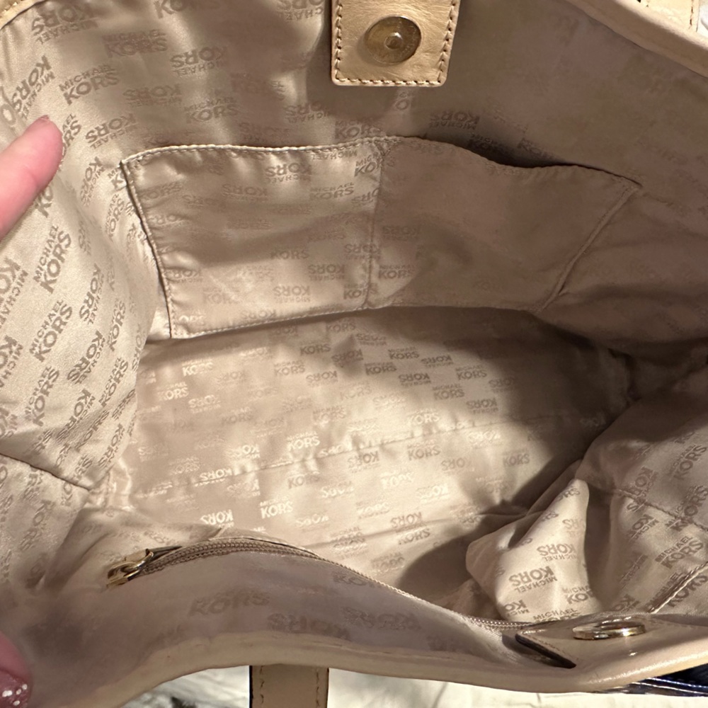 Michael Kors metallic blue bag with matching wallet - Picture 6 of 11